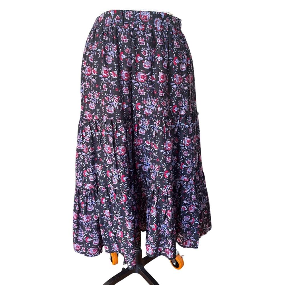 XiRena Iris High Low Tiered Midi Skirt in Dark Floral Print Size Medium